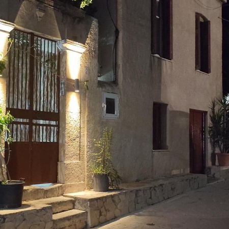Aegina Town Traditional Lemon House Exterior photo